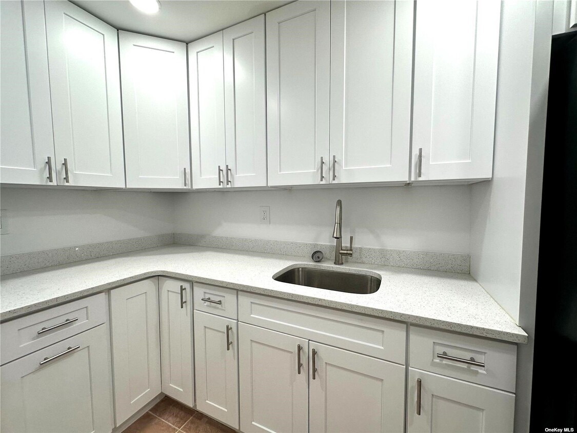 Foto principal - 48-10 Skillman Ave