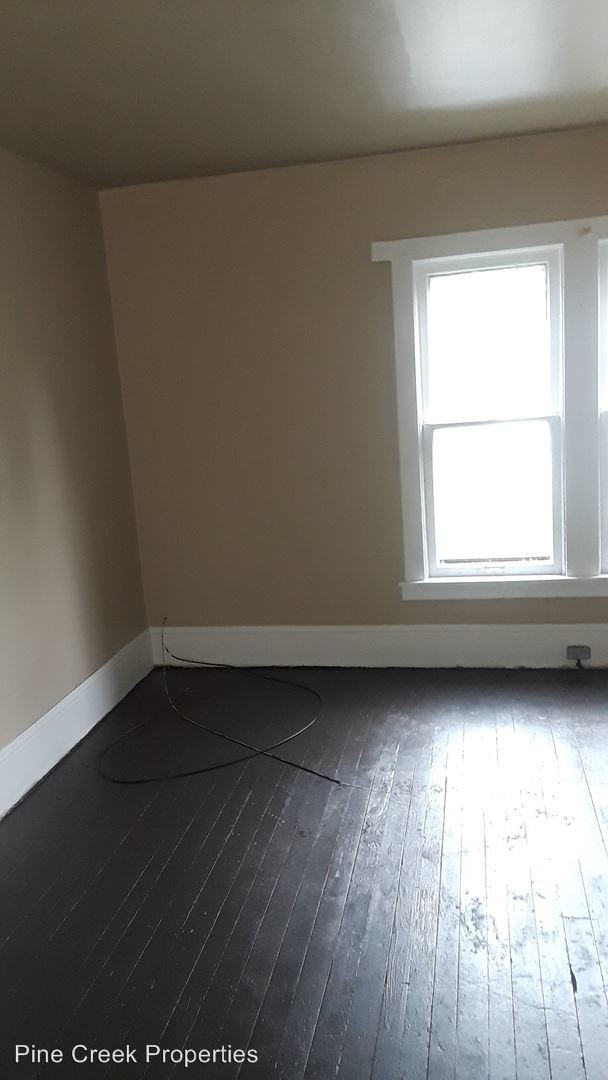 Foto del edificio - 7418 Clement Ave