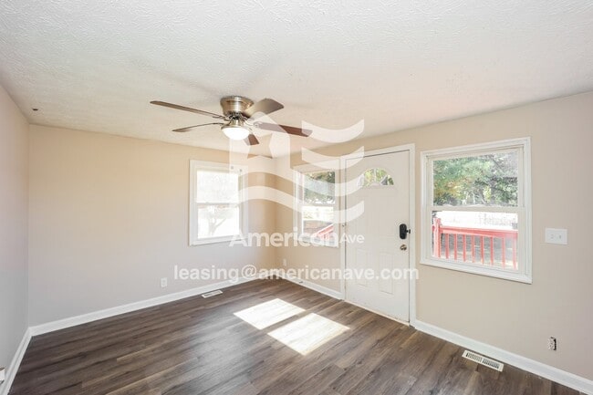 Building Photo - 225 Holly Smith Dr