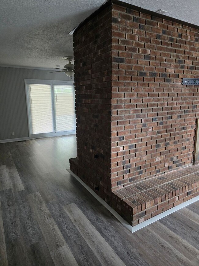 Foto del edificio - 7028 Lure Ct