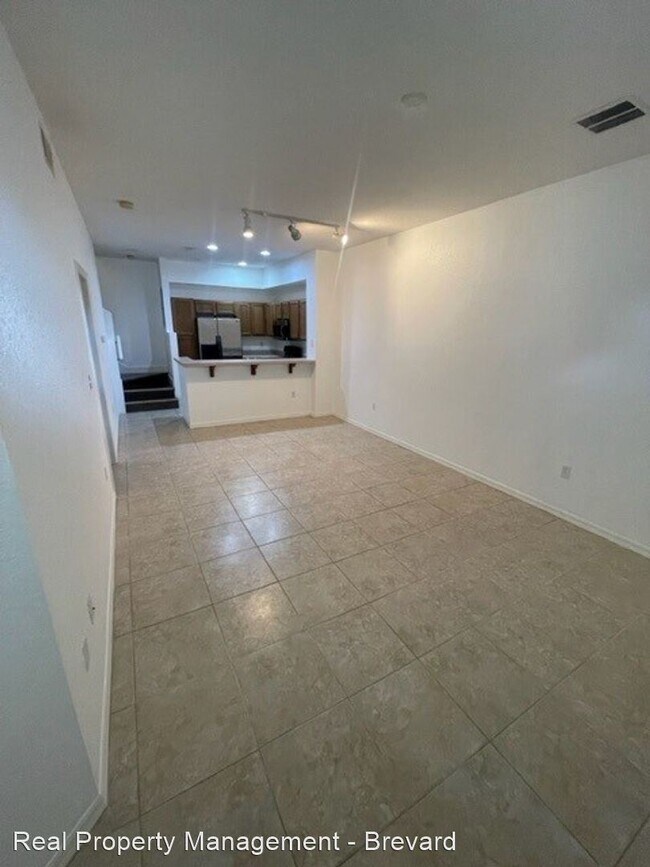 Building Photo - 3 br, 2 bath House - 105 Turpial Way, Unit...