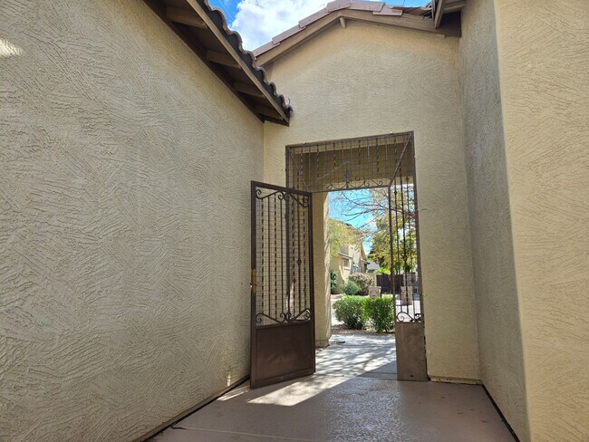 Building Photo - 16758 W Apache St