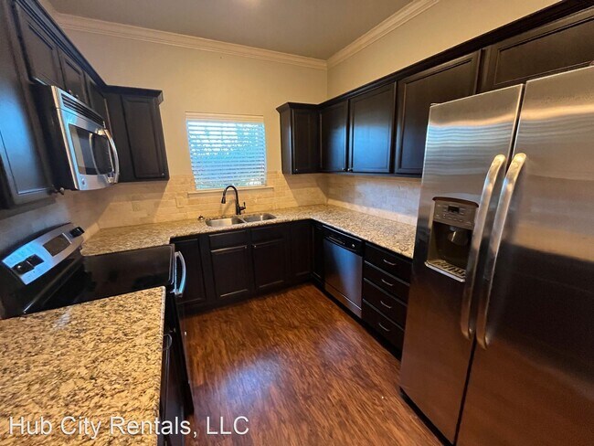 Building Photo - 3 br, 2.5 bath House - 4413 106th St Unit A