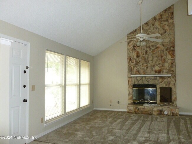 Building Photo - 8049 Kilwinning Ln