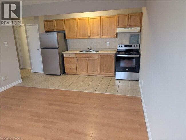 Building Photo - 468 Ottawa St N