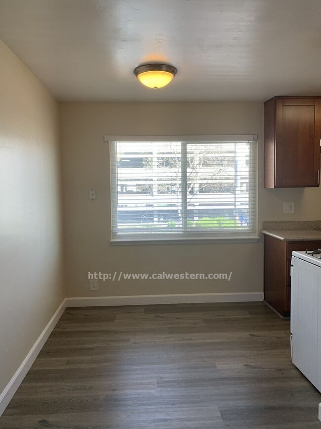 Foto del edificio - 385 S 4th St