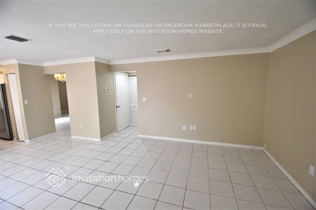 Building Photo - 13995 Langley Pl
