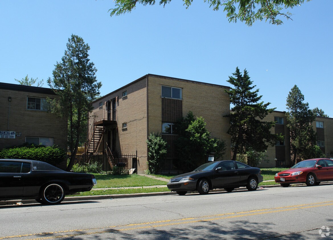 Primary Photo - 1712 W St Charles Rd