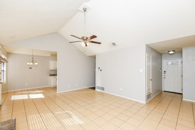Foto del edificio - 717 Parkwest Blvd