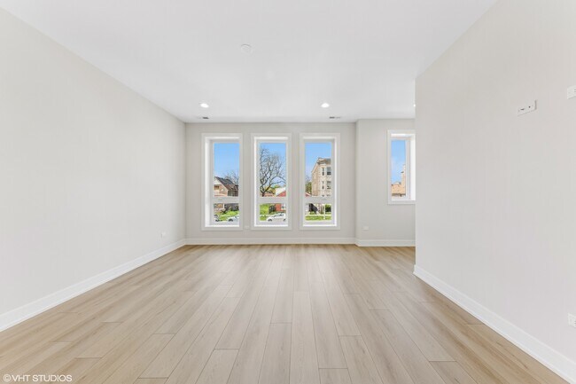 Foto del edificio - 5000 S Prairie Ave