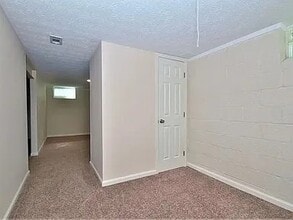 Building Photo - 12332 Park Knoll Dr
