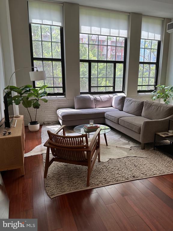 Foto principal - 2429-41 Locust St