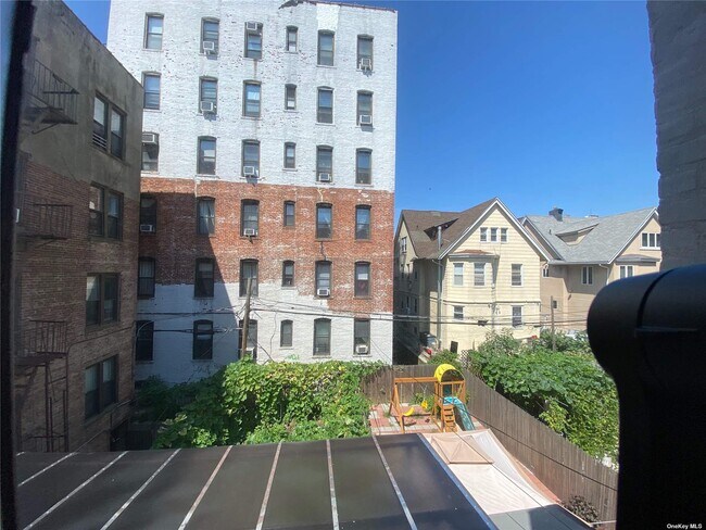 Building Photo - 8672 Bay Pkwy