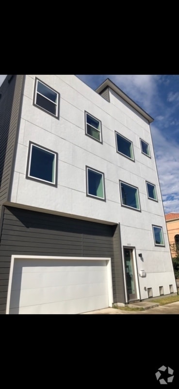 Building Photo - 1630 W 24th St