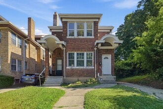 Building Photo - 682 Greenwood Ave