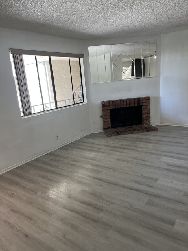 Living room - 2125 Ohio Ave