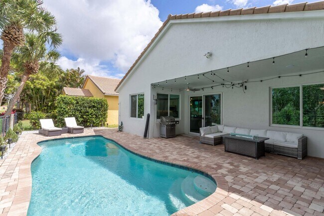 Building Photo - 156 Seminole Lakes Dr