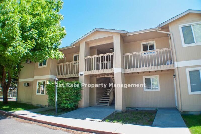 Foto principal - 226 N Latah St