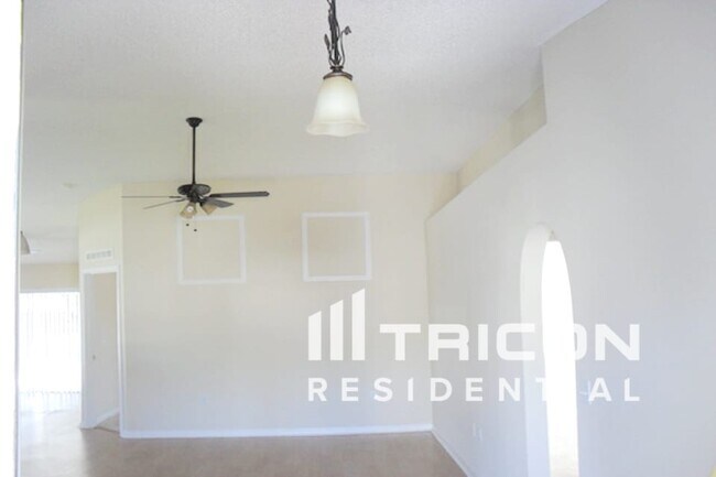 Foto del edificio - 1608 Cornerview Ln