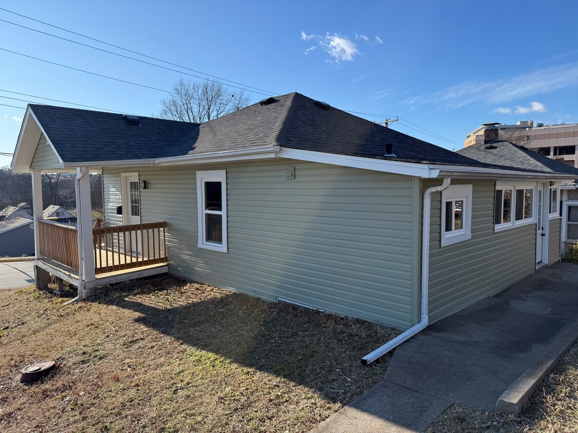 House side - 1116 Adams St