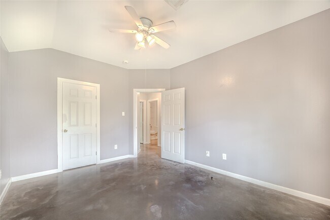 Foto del edificio - 834 Elkhart St