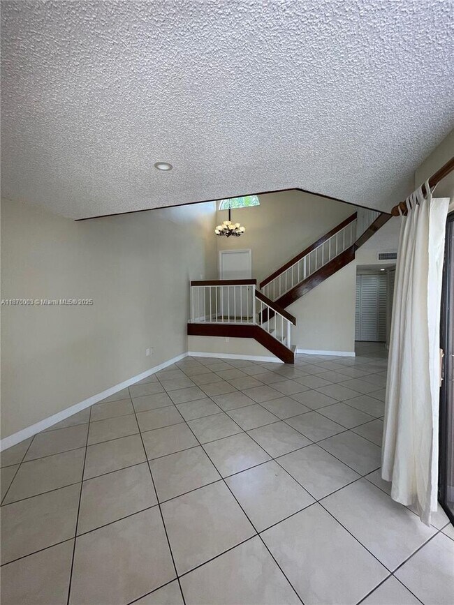 Foto del edificio - 1301 SW 124th Ct