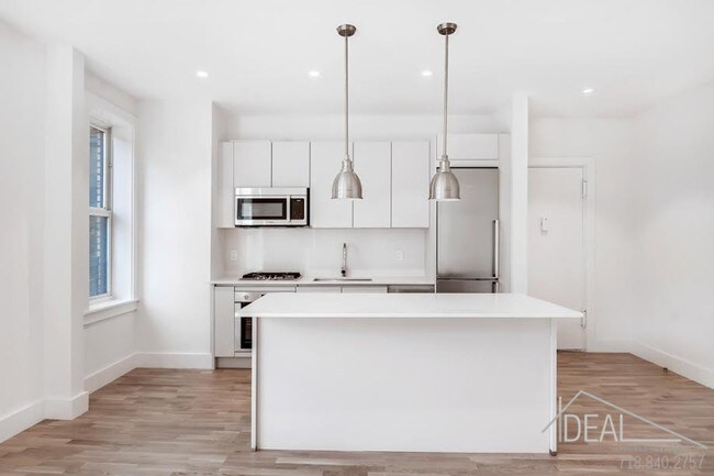Foto del edificio - 59 Linden Blvd