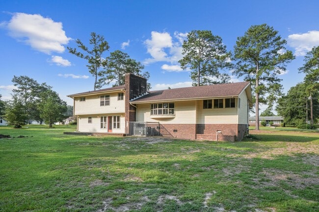 Building Photo - 607 Longleaf Ave