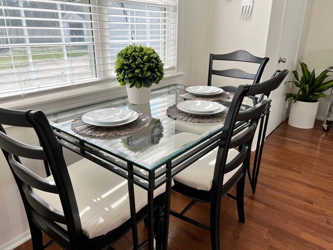 Building Photo - 2143 Winston Ave