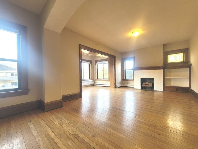 Building Photo - 2564 Lake