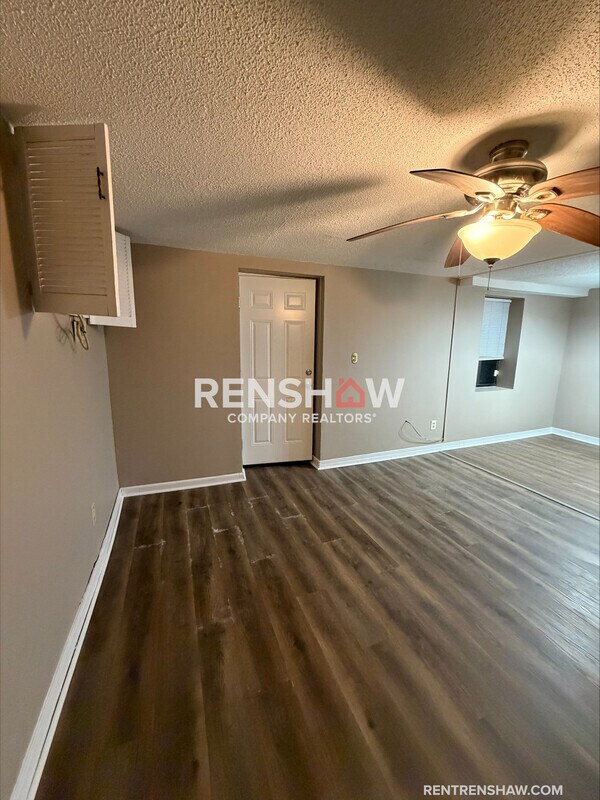 Building Photo - 528 Troy Ave