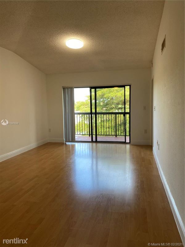 Building Photo - 9979 Nob Hill Ln
