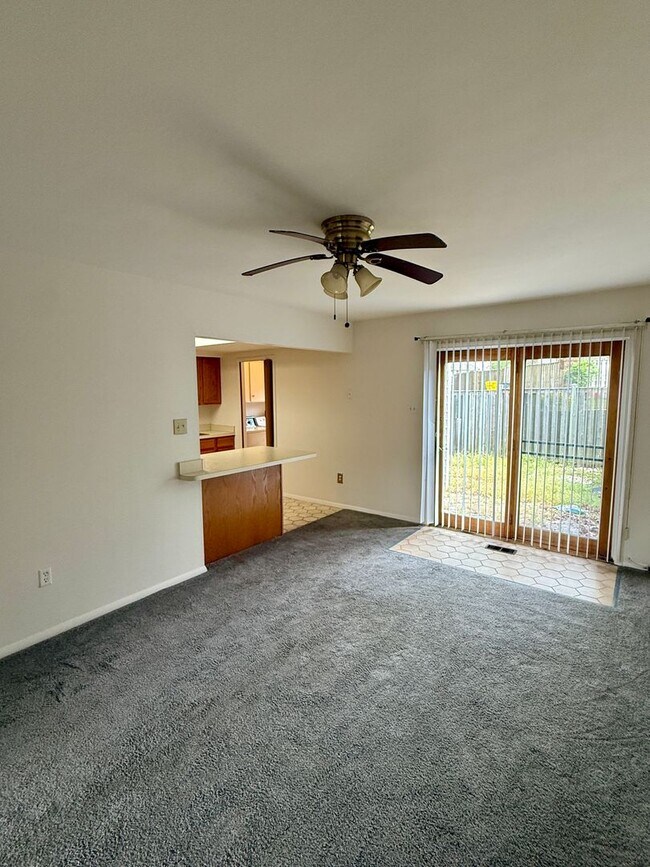 Foto del edificio - Olde Crofton Charm! Two Bedroom Townhome