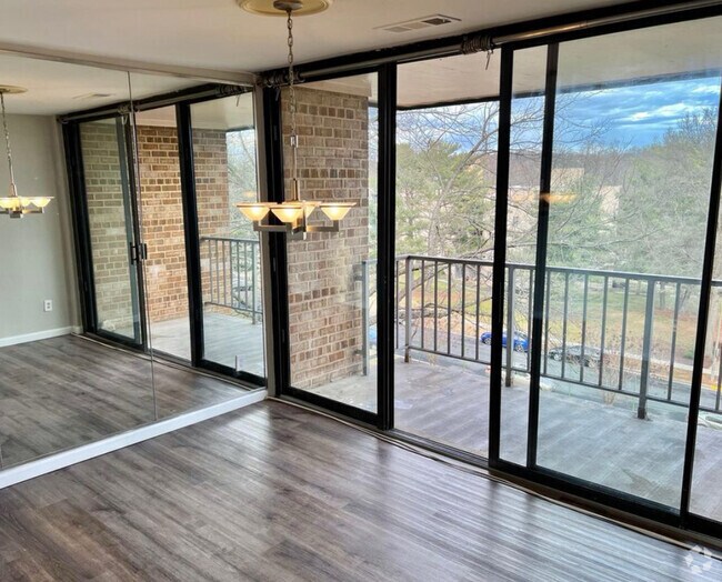 Lincolnia Hills Pet Friendly Apartments for Rent Alexandria, VA 1