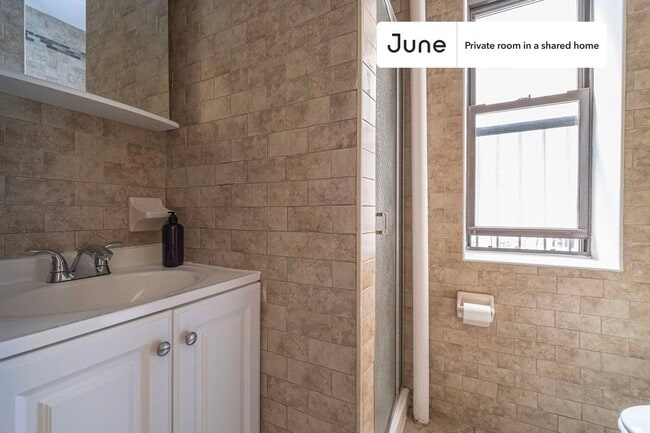 Foto del edificio - Room in Shared 4 bed/2 bath home