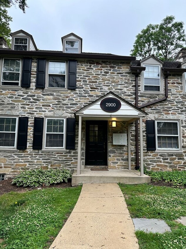 Photo - 2900 Midvale Ave-A