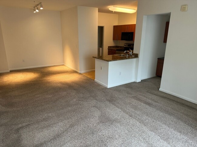 Building Photo - 2 Bed 2 Bath Spacious Condo in the Heart of Downtown San Jose! Tour Today!