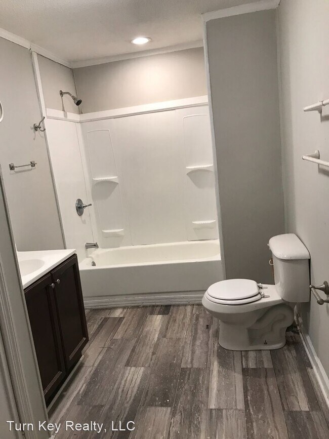 Building Photo - 3 br, 1.5 bath House - 121 Inglenook Drive
