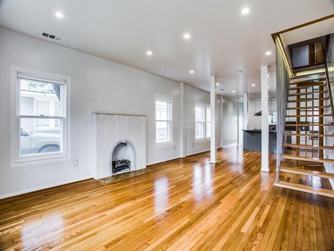 Building Photo - 825 Thomasson Dr