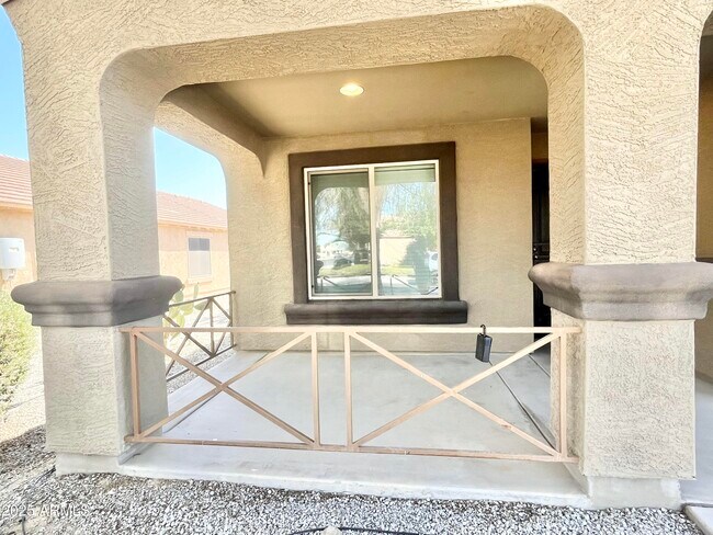 Foto del edificio - 4968 S Rovey Pkwy