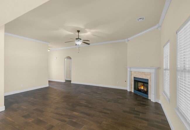 Building Photo - 1241 Kensington Dr