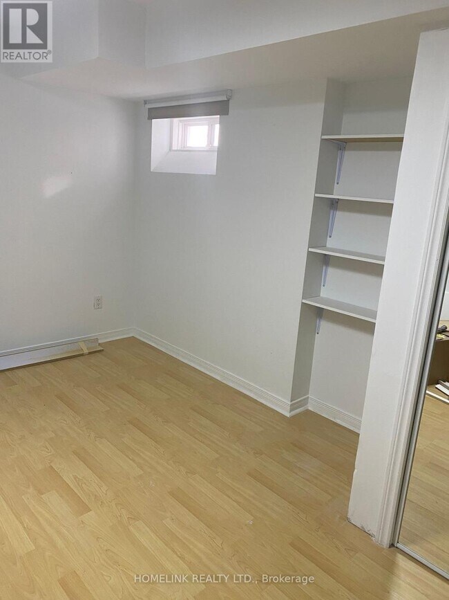 Building Photo - 1115 Silver Fox Ct