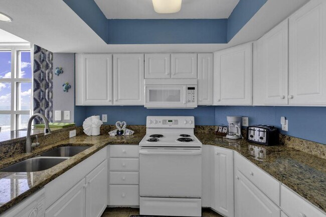 Building Photo - 2504 N Ocean Blvd