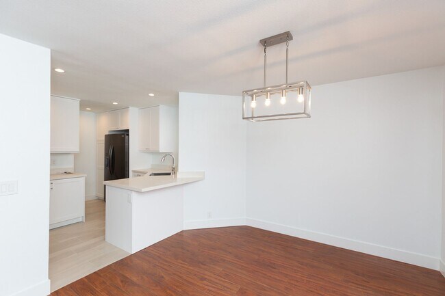 Foto del edificio - 2 bed, 2 bath Townhome – LA JOLLA/UTC