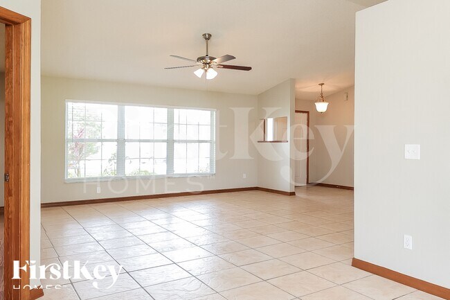 Foto del edificio - 329 Edgewood Ct