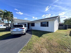 Building Photo - 11010 NW 24th Ct