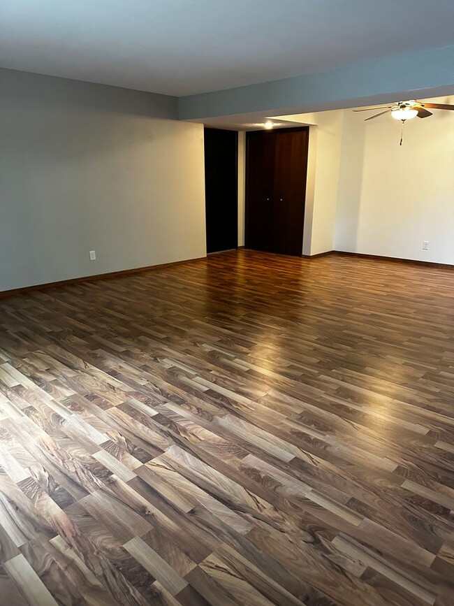 Foto del edificio - West Des Moines Condo for Rent