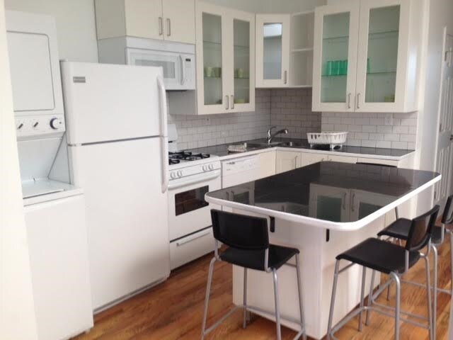 Foto del edificio - 121 1/2 Cottage St