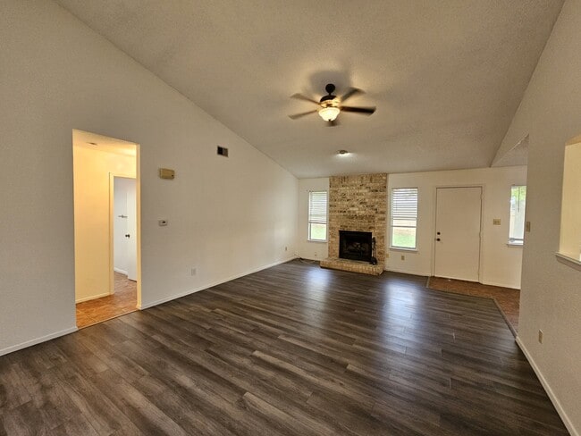 Building Photo - 12701 Europa Ln