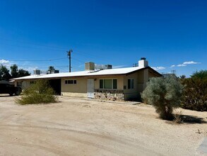Building Photo - 6370-6370 Tamarisk Ave